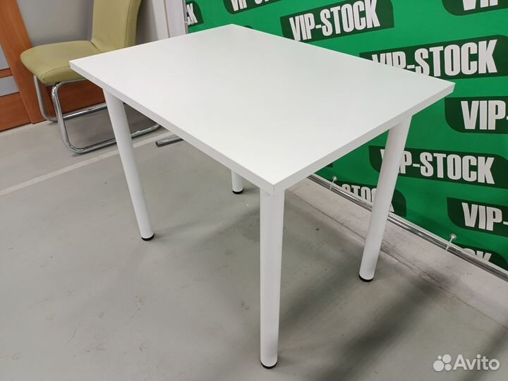 Столы учебные, состояние новых