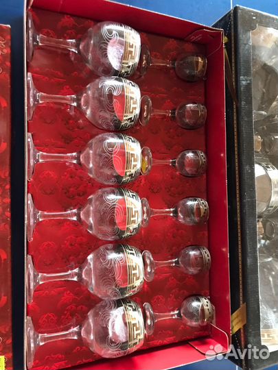 Посуда хрустальная много