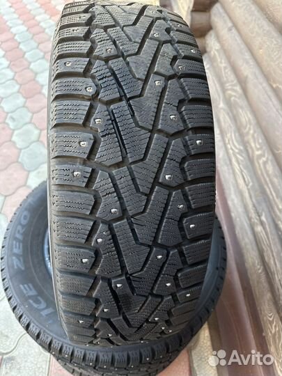 Pirelli Ice Zero 215/65 R16