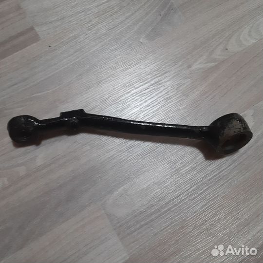 Передний верхний рычаг газ 24