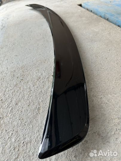 Оригинальный спойлер на Ford Mustang