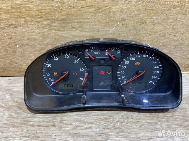 Панель приборов VW Passat B5 бензин 1121106