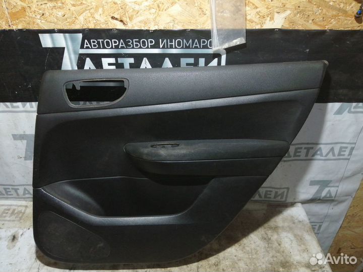 Обшивка задней двери Peugeot 307
