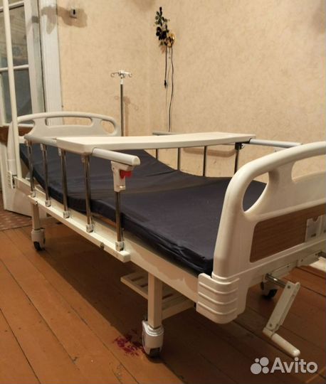 Медицинская кровать