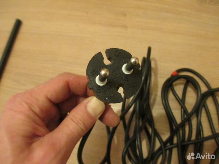 Шнур с вилкой и тройник