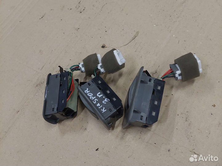 Кнопки стеклоподъемника Kia Sportage 1