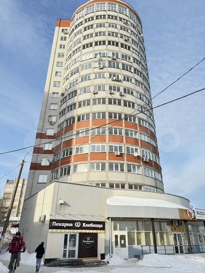 Помещение под магазин, офис, услуги, 277.6 м²