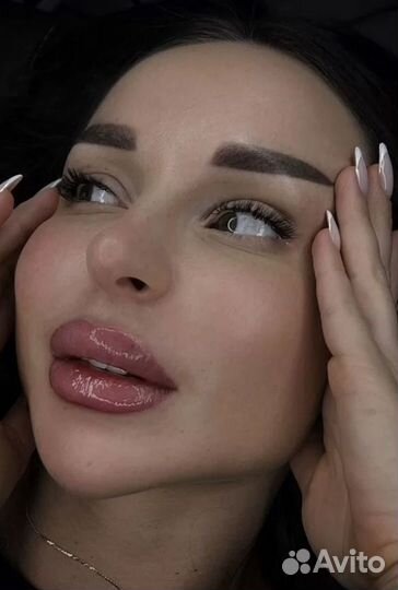 Перманентный макияж бровей губ и век татуаж