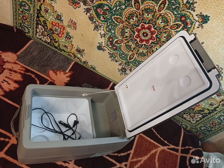 Автомобильный компресорный холодильник