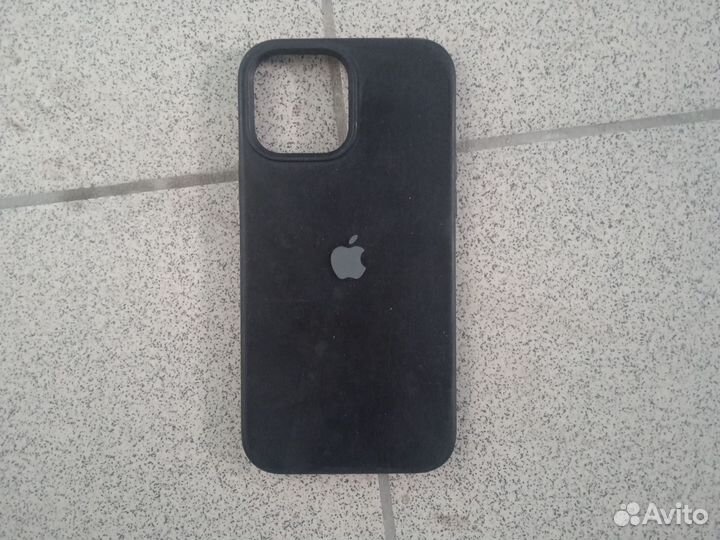 Чехол на iPhone 12