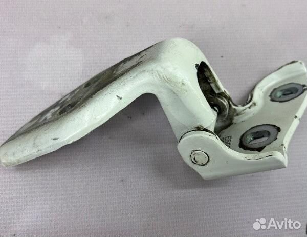 Петля двери передняя правая Peugeot Boxer