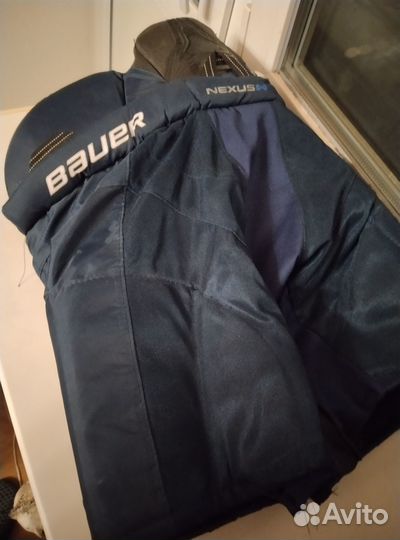 Продам хоккейные щитки и шорты