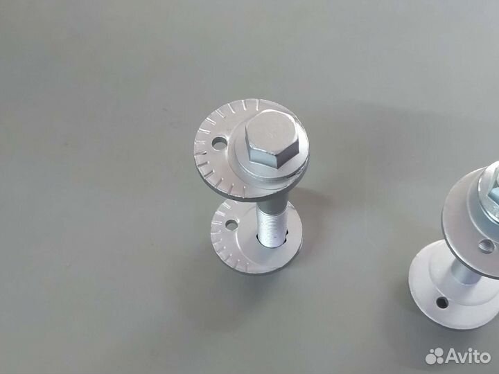 Развальные болты на Ford Mondeo 5