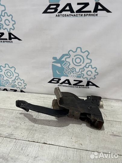 Педаль сцепления Renault Logan 2