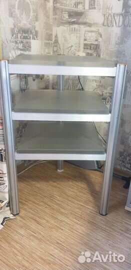 Стойка под аппаратуру