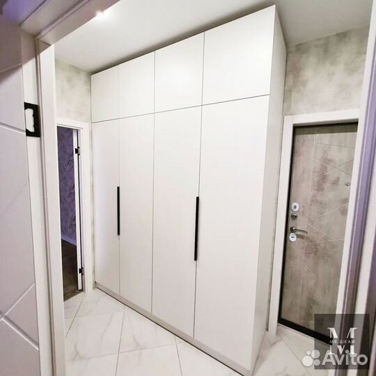 Угловой шкаф