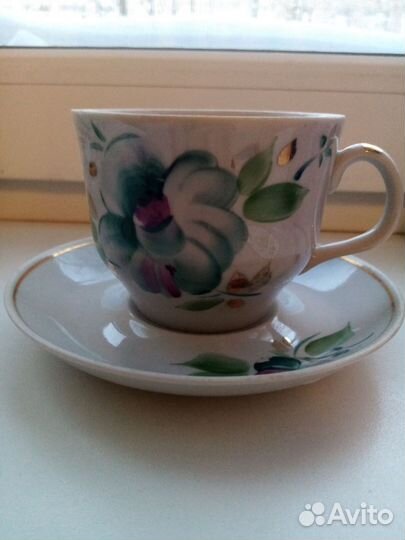 Чашка с блюдцем в