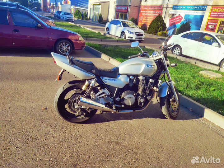 Yamaha XJR 1200