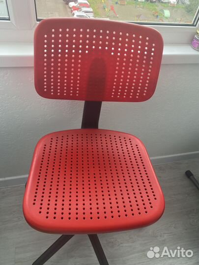 Стол и стулья IKEA