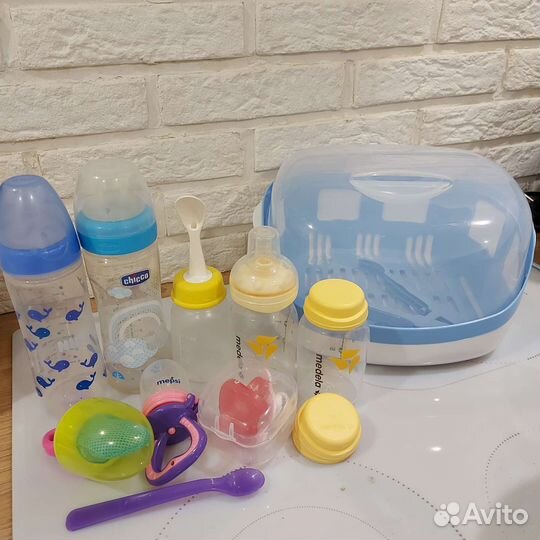 Стерилизатор для свч Chicco +бутылочки+горка+круг