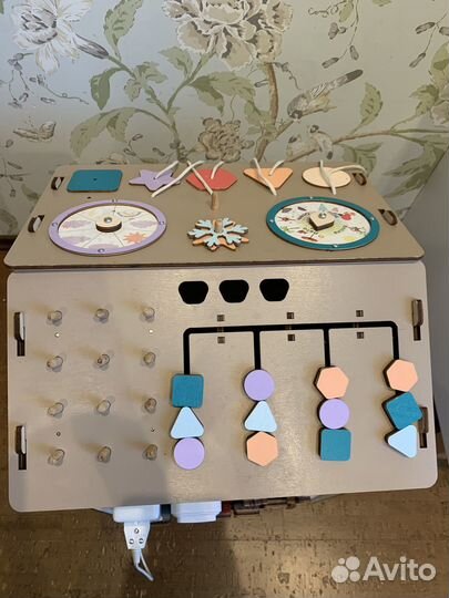 Бизиборд домик со светом большой Bunny Board кит