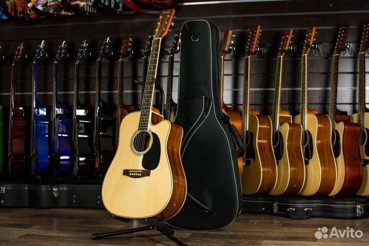 Электроакустическая гитара