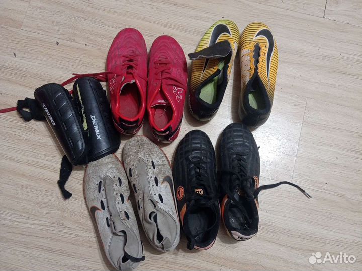 Бутсы и сороконожки