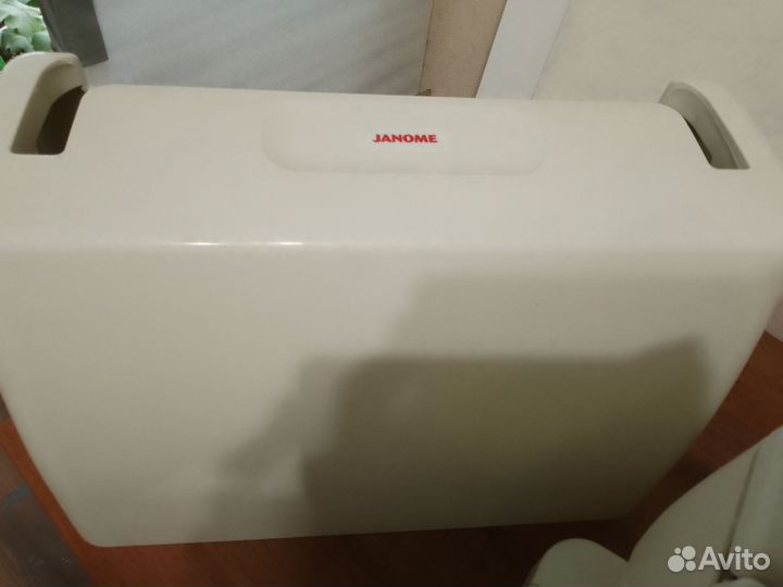 Швейная машина janome 6220