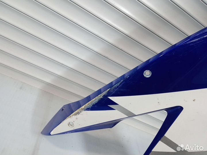 Yamaha R1 2004-2006. Пластик боковой правый