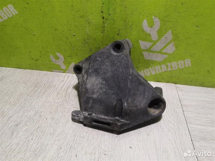 Кронштейн двигателя правый Опель Астра Джи 98-05