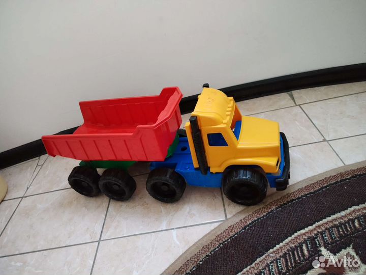 Игрушка грузовик
