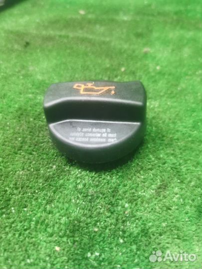 Крышка маслозаливной горловины Volkswagen Touareg