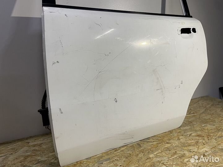 Mitsubishi Dion Дверь задняя левая