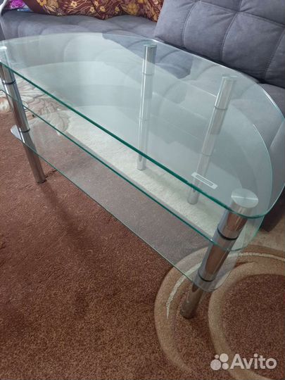 Стеклянная тумба под тв