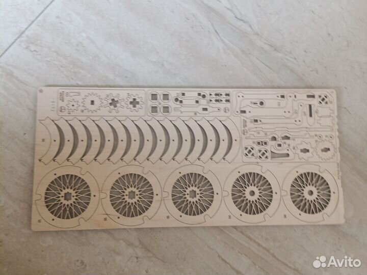 Спорткар ugears.модель U-9