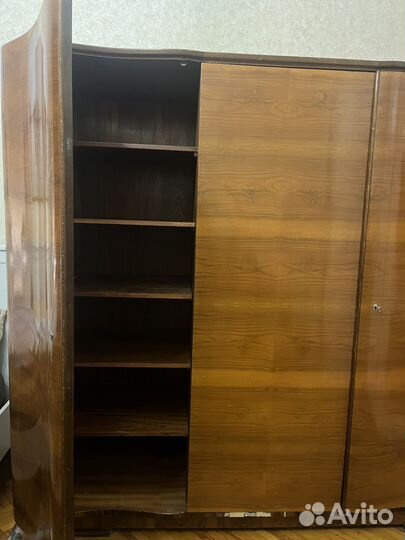 Винтажный шкаф Zavody Carysany Narodni Podnik