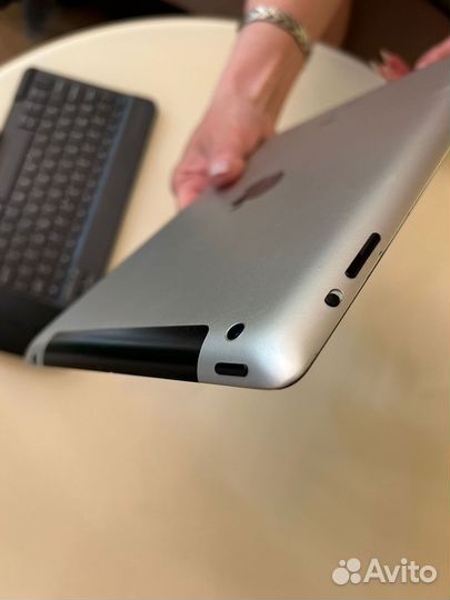 iPad 3 с клавиатурой и мышкой