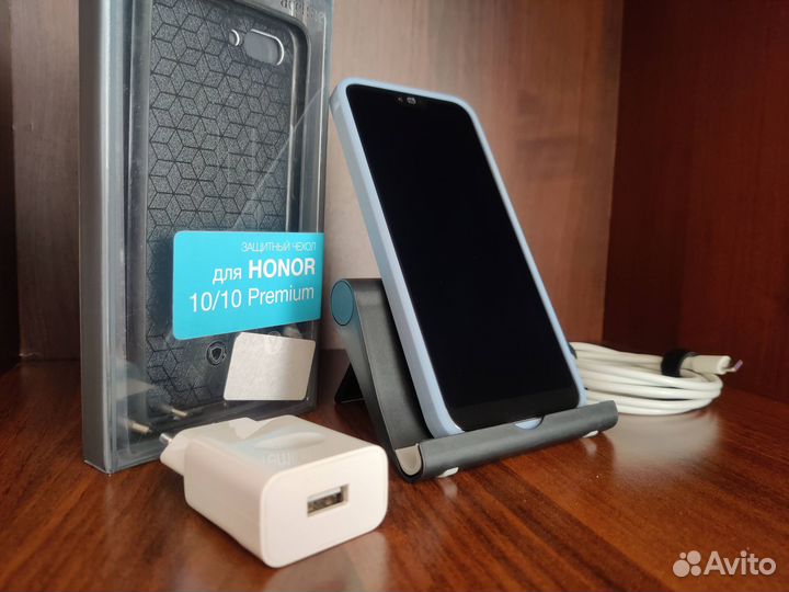 HONOR 10, 4/64 ГБ