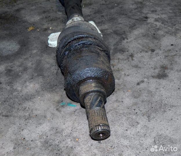 Привод передний правый Nissan Primera P10