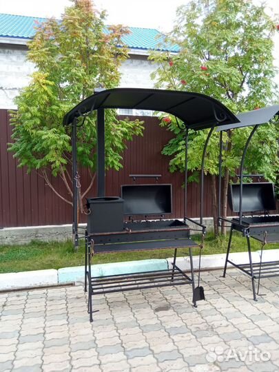 Мангал с крышей