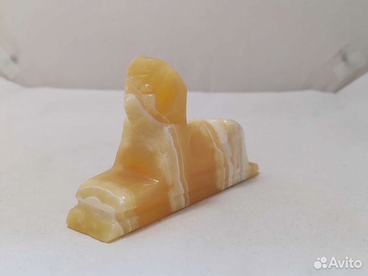 Сфинкс из камня. Оникс или Селенит