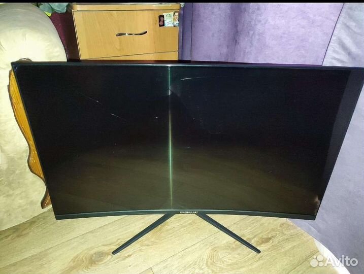 Разбитый изогнутый монитор 32 120 гц