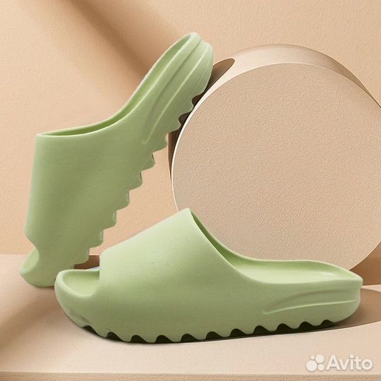 Шлепанцы Изи Yeezy slide