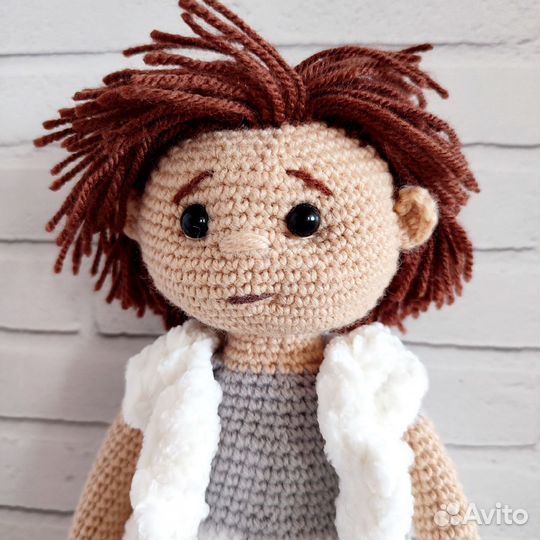 Вязаная кукла ручной работы. Игрушка