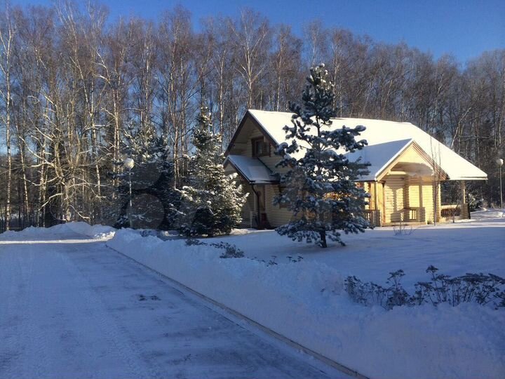 Коттедж 180 м² на участке 10 сот.