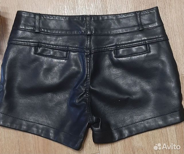 Кожаные шорты
