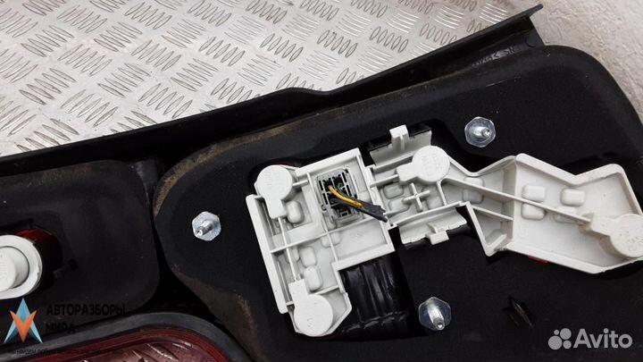 Фонарь задний правый Volvo V50 2005 30678751