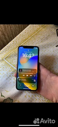 Телефон iPhone 11 про