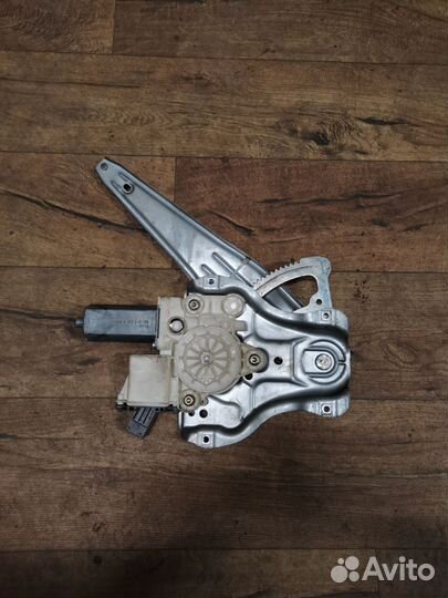 Электростеклоподъемник R Toyota Avensis