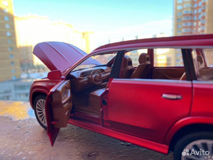 Модель металлическая Mercedes-Benz GLS Красный